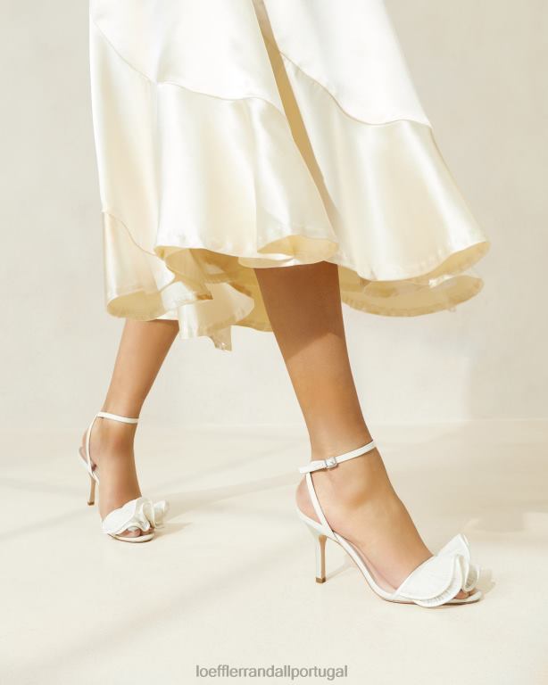 Loeffler Randall mulheres sandália estella de salto com babados sapato pérola FF0JR42